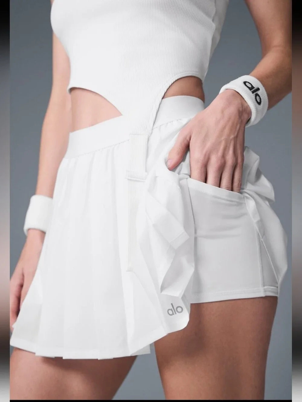 ALO Yoga crisp white
